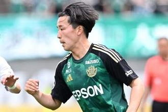 大物Jリーガー息子のループ弾「オシャレ」　頭上ふわり…右足技術が「非の打ち所なし」