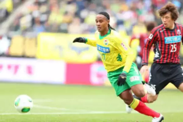 父はJ2得点王→航空機事故で犠牲…16歳息子がプロデビュー　原点は「日本でサッカーを」