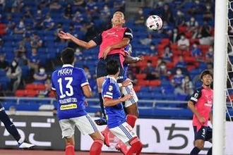 39歳FWが驚異のプレー「J5にいるの反則」　衰え知らずにファン仰天「滞空時間がクリロナと同じ」