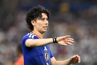 失意の敗退から1か月→日本代表MFが「髪切ってる！」　イメチェン姿に「似合っている」