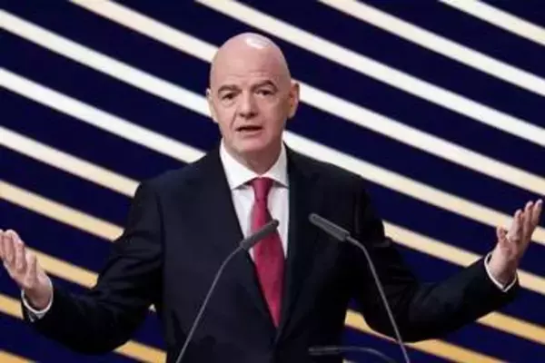 FIFA会長に愛人問題「大きな過ち犯した」　不倫で口止め料か…UEFA資金から多額退職金