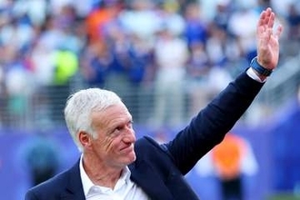 指揮官→エースへの“お辞儀”ポーズが「伝説的」　優勝候補の振る舞いに海外注目「完璧なチーム」