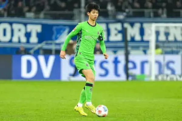 日本人→日本人へ「正確なロングフィード」　ドイツ1部で共演…21歳が「良かったよ」