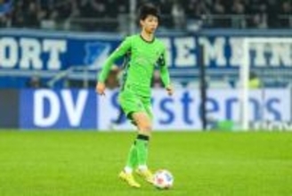 日本人→日本人へ「正確なロングフィード」　ドイツ1部で共演…21歳が「良かったよ」