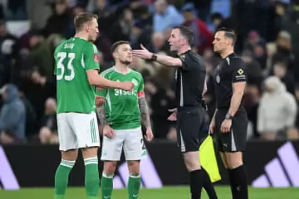 エリア内ハンドもまさかのFK判定「見てきた中で最悪」　レジェンドも痛烈批判「まったく衝撃的なもの」