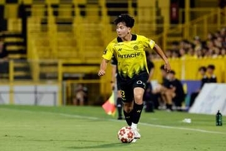 J1クラブに刻まれた「歴史的瞬間」　17歳が衝撃デビュー…1G1A初陣にファン歓喜「伝説の始まり」