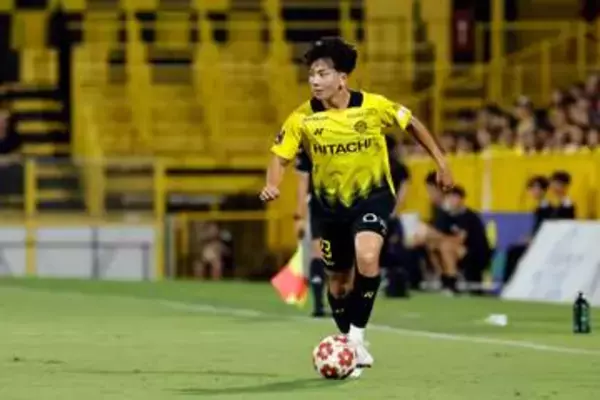 J1クラブに刻まれた「歴史的瞬間」　17歳が衝撃デビュー…1G1A初陣にファン歓喜「伝説の始まり」