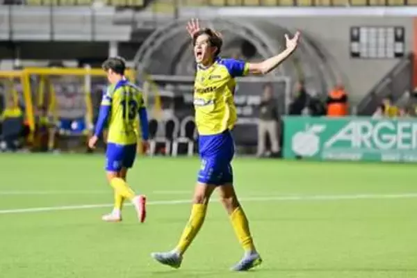 20歳日本人に独、英クラブが熱視線　市場価値は15億円…現地絶賛「大きな成長を遂げた」