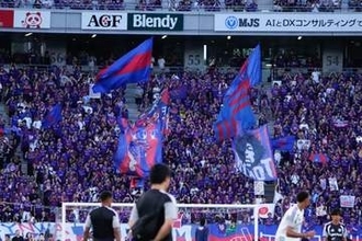 J1に歌手の来場決定「ずるすぎる…」　スペシャルライブ開催…ファン驚愕「長友とほぼ同世代よな」