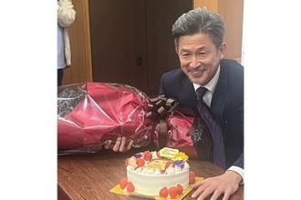 カズ、59歳の誕生日会見「いつも通り」　何歳までプレーするか…笑顔で「さあ、分からない」