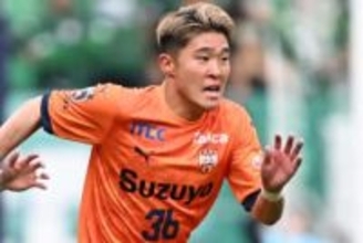 異例の34秒に「デバイスは正常です」　仁王立ちで動かず…”珍光景”が話題「電波終わったかと」