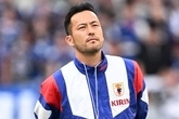 吉田麻也、国歌吹奏で目に涙　前半14分の交代時には両チーム選手が花道…ファンから大きな拍手