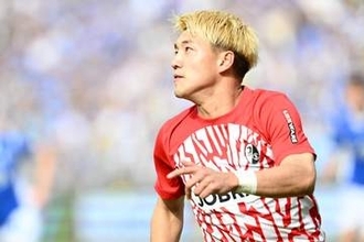 日本代表にも還元した“新境地”開拓　堂安律のウイングバック挑戦…恩師「必要だと思った」