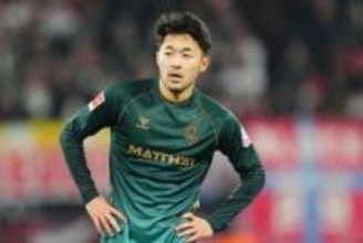 日本代表DFの序列に変化？　新天地でスタメン定着→連続ベンチ…指揮官説明「誰かが犠牲者になる」