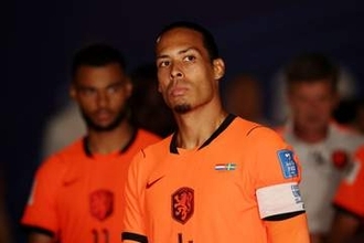 オランダ主将の大胆ヘア「タツノオトシゴみたい」　レジェンド彷彿…イメチェンが話題