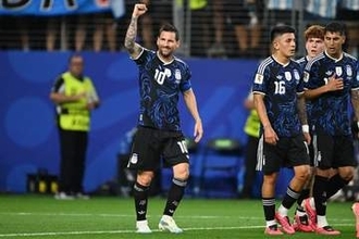 アルゼンチン全勝で1位通過　メッシがW杯7試合連続弾…ヨルダンに3-1