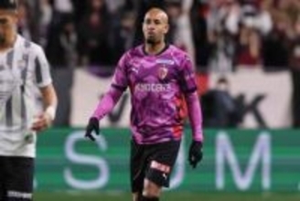 J助っ人FWが「ベルカンプみたい」　京都の”魔法使い”…驚きの華麗技が「どーなってんの？」