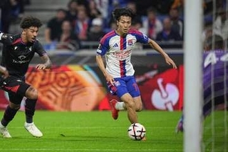 中村敬斗、圧巻の2アシストに「これ以上は難しい」　欧州で輝くMOM…驚異のプレーで「絶えず揺さぶった」