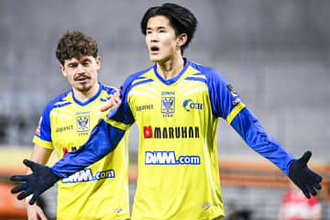 20歳日本代表FWは「なんでも出来るんか？」　圧巻2発＆猛然プレスにファン感嘆「止まんねえ」