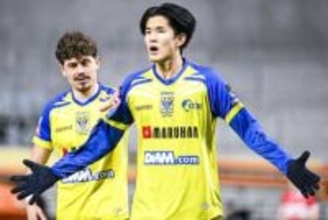 20歳日本代表FWは「なんでも出来るんか？」　圧巻2発＆猛然プレスにファン感嘆「止まんねえ」