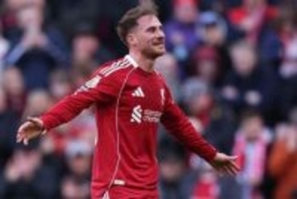 リバプール10番が衝撃イメチェン　丸刈りヘアーに驚きの声「マジか」「似合ってる」