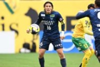 負傷交代に涙「こんな形で」　松葉杖で語った無念…昇格逃し「言いたいこともあります」