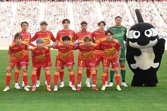 J1クラブ新ユニが「日本代表のアウェーみたい」　ホワイト×12本ストライプ柄が「かわいい」