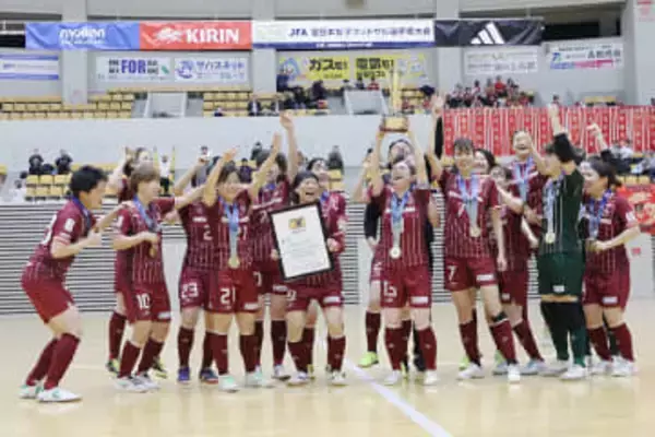 クラブ史上初の2冠…引退表明のヒロイン　8年在籍で有終の美「ほんまに報われたなぁ」