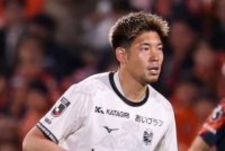 Jリーグ1年で退団して「バルセロナに行く」　世界を驚かせた17歳…同期から受けた刺激