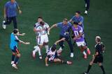 「W杯決勝“大乱闘”の「引き金が明らかに」　前代未聞の騒動を海外検証「先にパンチを見舞った」」の画像1