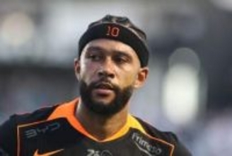 ド派手な私服姿に「どんな職業の方？」　スタンドに現れたスター選手が話題「生粋のラッパー」