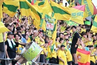 35年前のデザイン復刻…黄×緑の伝統ユニフォーム　専門家が注目した「シマウマ柄」