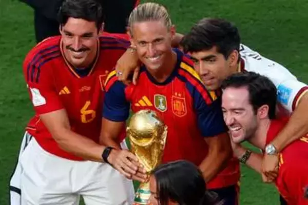 日本ファン仰天「世界一贅沢な宣伝」　スペインMFの“まさかの方法”に「ある種の才能があるな」