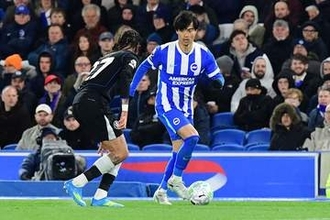 三笘薫が放った「危険な存在感」　現地記者も脱帽…チェルシーと比較し「全てが備わっている」