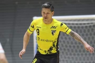 祝日も観客912人…引退する元日本代表「不満はある」　人気低迷の現実「変えないと」