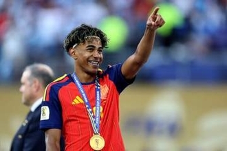 19歳ヤマルの口元に変化「髭がやって来る」　スペイン代表が続々…W杯優勝の公約実現に海外注目