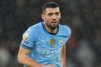 代表MFが「まるで別人のようだ」　負傷離脱中の近影が話題に「誰だ？」「髪型どうした！」