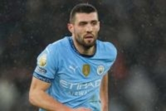 代表MFが「まるで別人のようだ」　負傷離脱中の近影が話題に「誰だ？」「髪型どうした！」