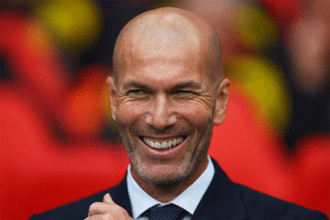 53歳ジダンは「相変わらず優雅」　披露した華麗な足技…健在ぶりに海外驚愕「今でも芸術的」