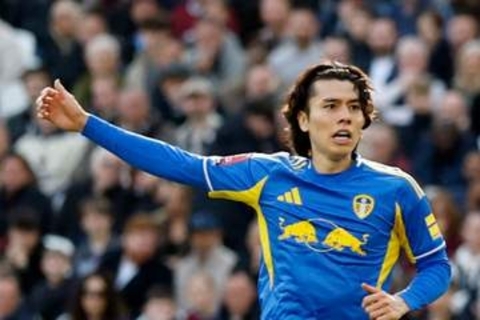 日本代表MFの退団は「多くのファンが失望する」　出場数減…指揮官は感銘「勇気づけられる」