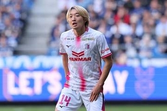 兄は欧州日本人…20歳逸材が2戦4発「覚醒」　角度ない豪快弾にファン衝撃「そこから打つのか」