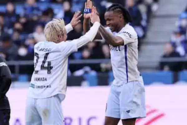 古巣相手に容赦なし「あんな曲がるの？」　壁をスルリ…約25mの直接FK弾「なんだこれ」