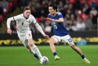 英代表を翻弄「2部にいる選手じゃない」　カットイン→右足…日本代表の「危険な存在」