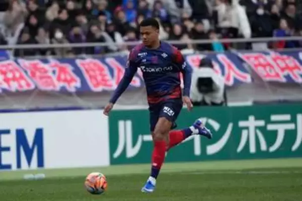 J助っ人の衝撃弾を「誰が止められる？」　右足一閃のゴラッソにファン驚愕「フッキやん」