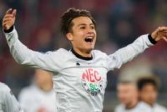 逆足で衝撃ミドル…日本人が「化け物すぎる」　欧州1部で大暴れ「ビッグクラブ行く」