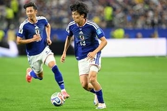 中村敬斗、ソックス問題に「困惑してますね」　審判から注意受けて履き替えのアクシデント