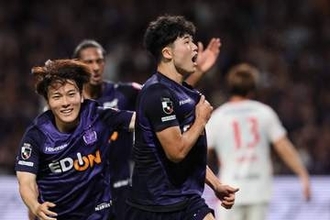 鮮烈ゴールの23歳が「代表入り当確やん」　華麗なステップから8点目…首位チーム“10番”が「レベチ」