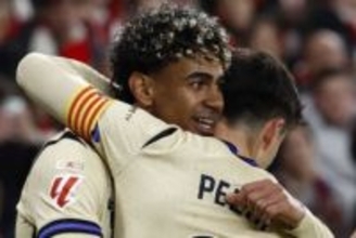 バルサの23歳MFが持つ「千里眼のような能力」　現地喝采…神童10番と「バルサを救った」