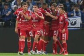 日本人も所属…独名門が特別ユニ発表　”ライン川”モチーフの1着に「街並みに欠かせない存在」