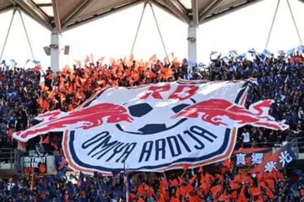 RB大宮の新ユニ「最適解かもしれない」　同系色でまとめた一着…悪目立ち避け「流石のレッドブルだ」
